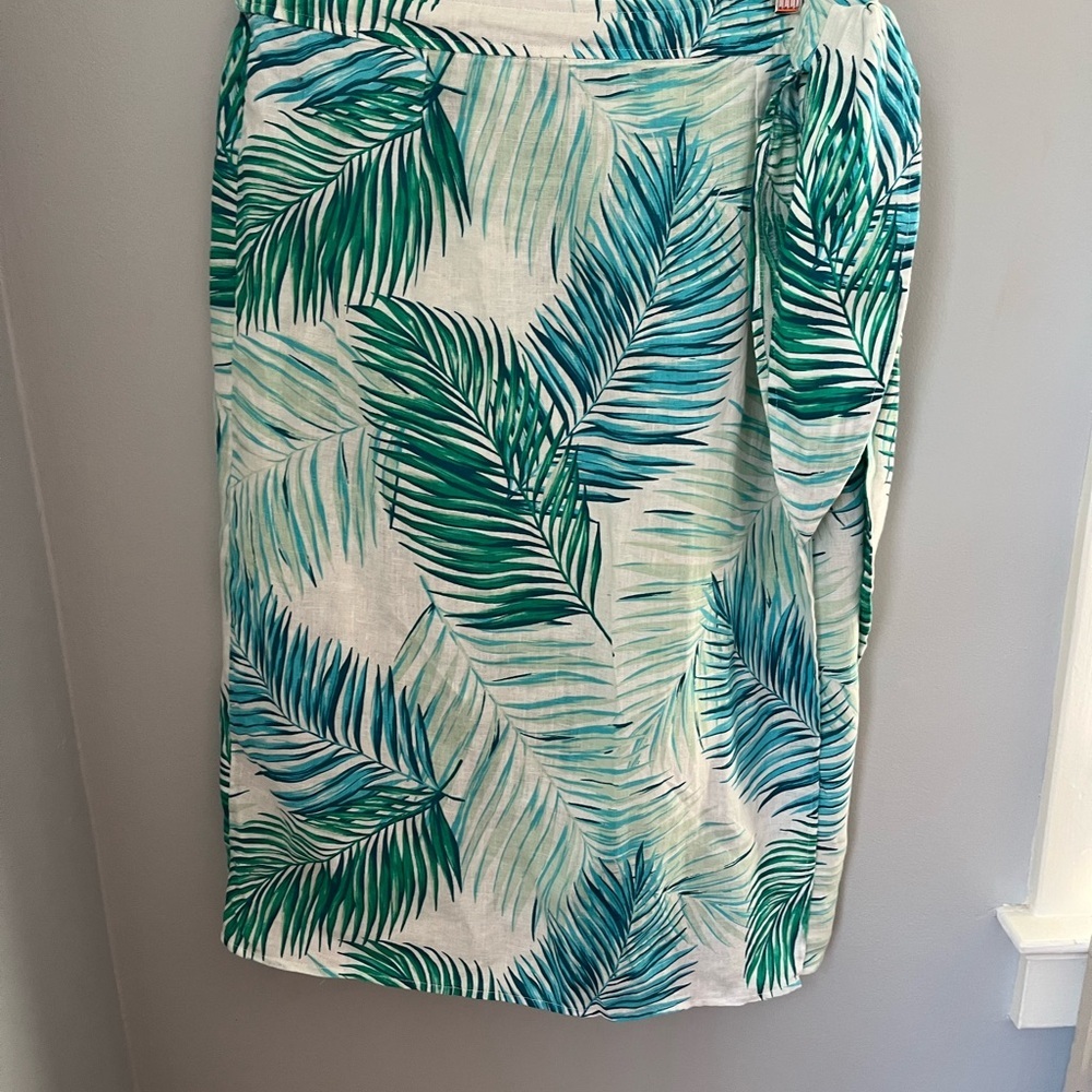 Tahari‎ Green Knee-Length Pencil Skirt with Slit